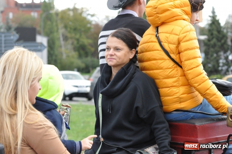 Zdjęcie w galerii na portalu naszraciborz.pl: Raciborski Hubertus 2018. Przemarsz przez miasto i pogoń za lisem wiadomości z regionu