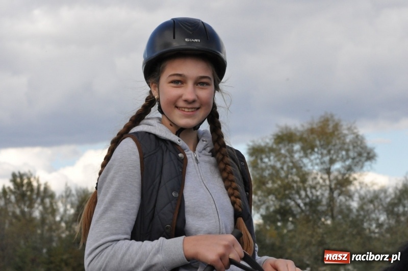 Zdjęcie w galerii na portalu naszraciborz.pl: Raciborski Hubertus 2018. Przemarsz przez miasto i pogoń za lisem wiadomości z regionu