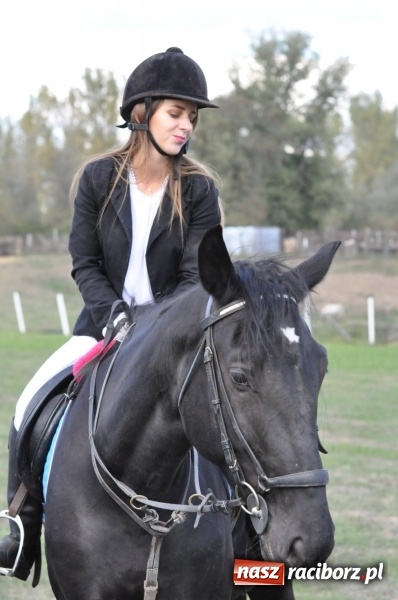 Zdjęcie w galerii na portalu naszraciborz.pl: Raciborski Hubertus 2018. Przemarsz przez miasto i pogoń za lisem wiadomości z regionu