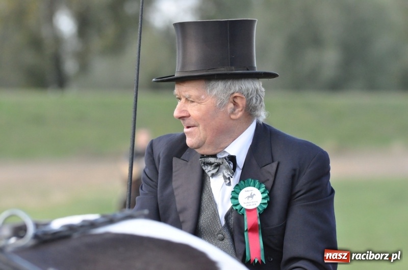 Zdjęcie w galerii na portalu naszraciborz.pl: Raciborski Hubertus 2018. Przemarsz przez miasto i pogoń za lisem wiadomości z regionu