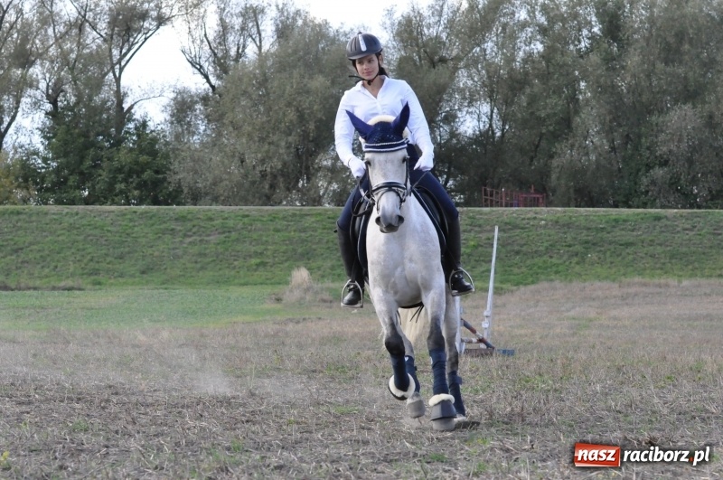 Zdjęcie w galerii na portalu naszraciborz.pl: Raciborski Hubertus 2018. Przemarsz przez miasto i pogoń za lisem wiadomości z regionu