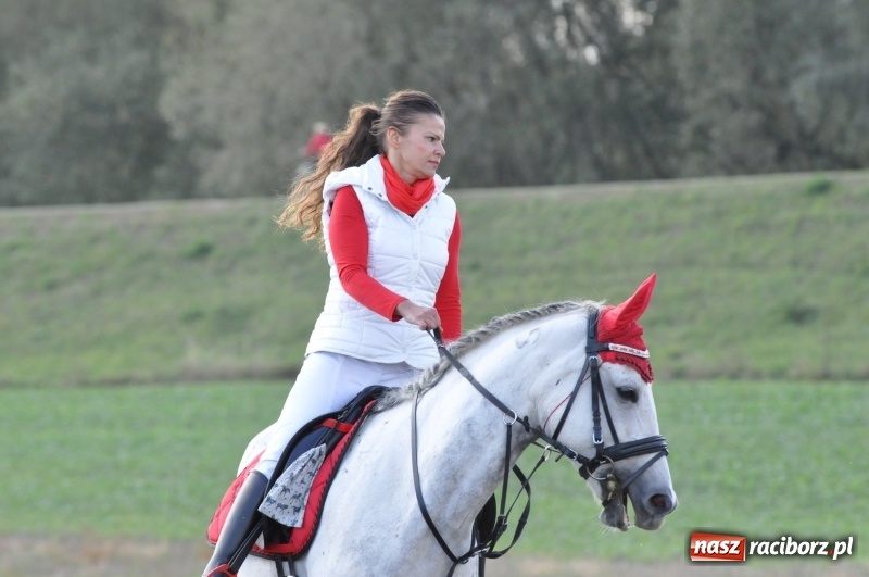 Zdjęcie w galerii na portalu naszraciborz.pl: Raciborski Hubertus 2018. Przemarsz przez miasto i pogoń za lisem wiadomości z regionu
