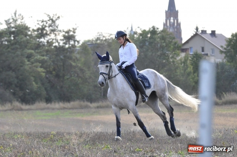 Zdjęcie w galerii na portalu naszraciborz.pl: Raciborski Hubertus 2018. Przemarsz przez miasto i pogoń za lisem wiadomości z regionu