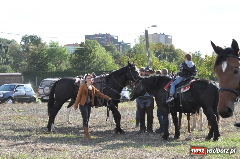 Zdjęcie w galerii na portalu naszraciborz.pl: Raciborski Hubertus 2018. Przemarsz przez miasto i pogoń za lisem wiadomości z regionu