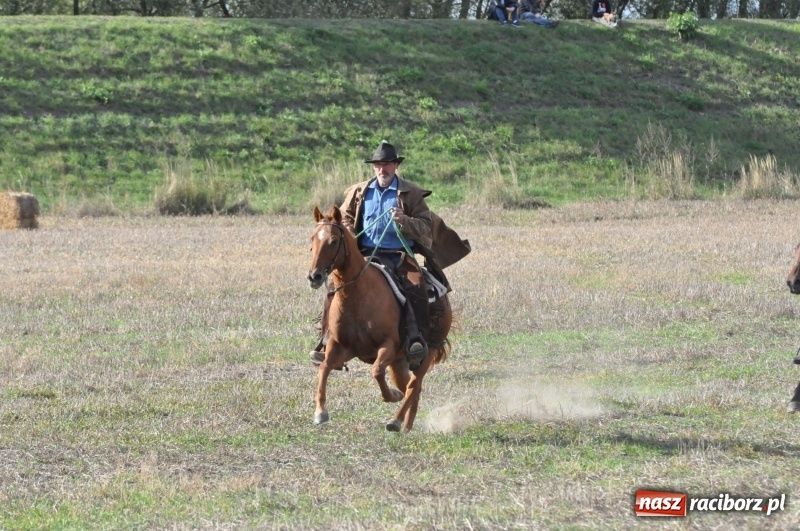 Zdjęcie w galerii na portalu naszraciborz.pl: Raciborski Hubertus 2018. Przemarsz przez miasto i pogoń za lisem wiadomości z regionu