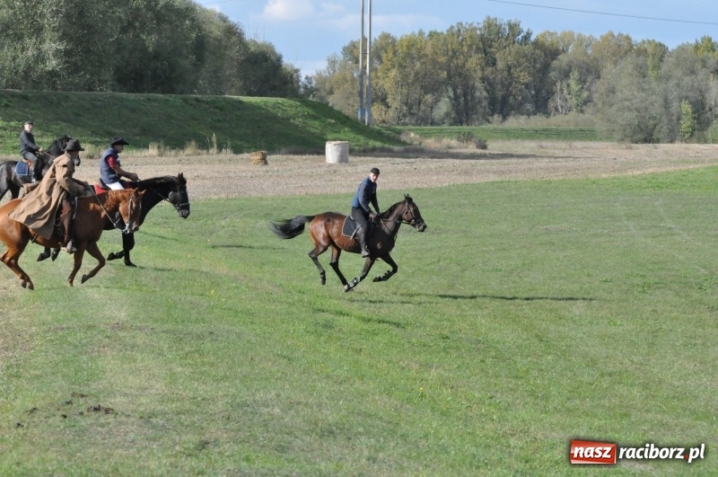 Zdjęcie w galerii na portalu naszraciborz.pl: Raciborski Hubertus 2018. Przemarsz przez miasto i pogoń za lisem wiadomości z regionu