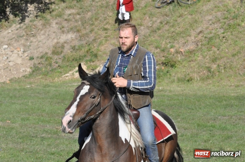 Zdjęcie w galerii na portalu naszraciborz.pl: Raciborski Hubertus 2018. Przemarsz przez miasto i pogoń za lisem wiadomości z regionu