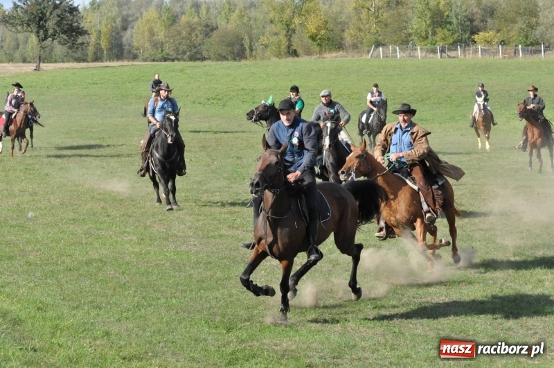 Zdjęcie w galerii na portalu naszraciborz.pl: Raciborski Hubertus 2018. Przemarsz przez miasto i pogoń za lisem wiadomości z regionu