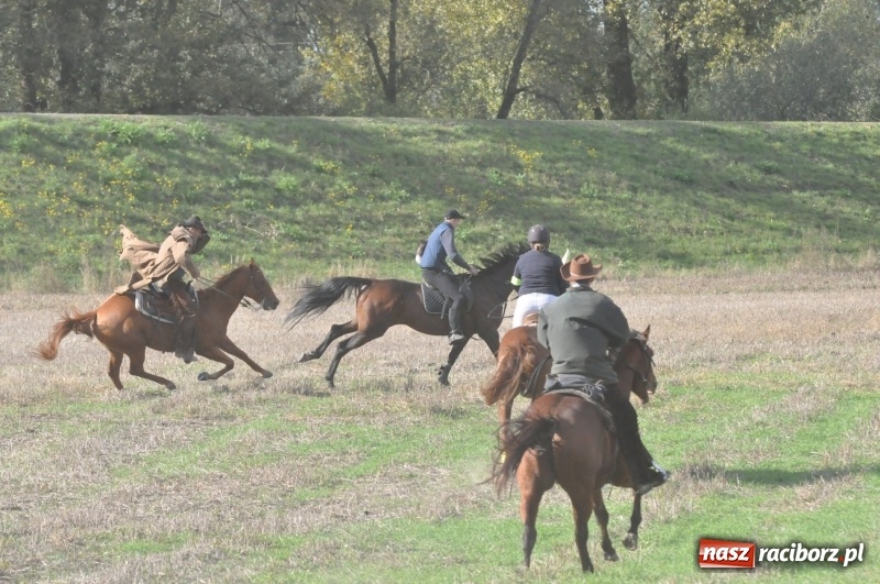 Zdjęcie w galerii na portalu naszraciborz.pl: Raciborski Hubertus 2018. Przemarsz przez miasto i pogoń za lisem wiadomości z regionu