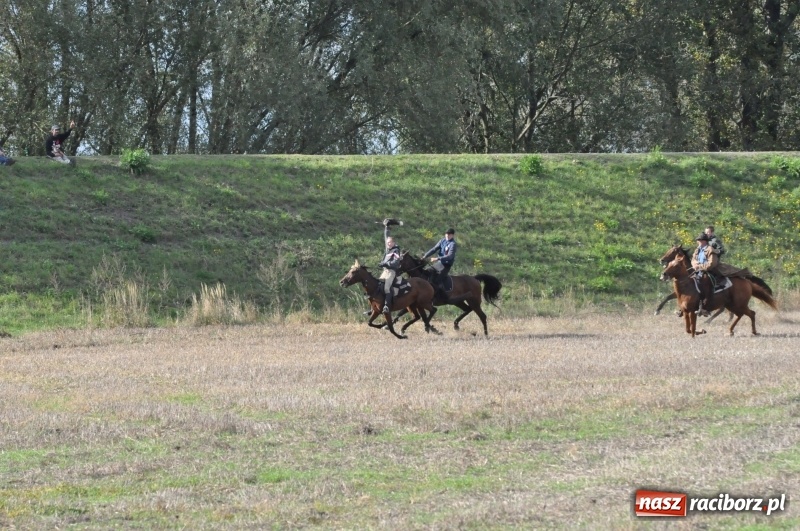 Zdjęcie w galerii na portalu naszraciborz.pl: Raciborski Hubertus 2018. Przemarsz przez miasto i pogoń za lisem wiadomości z regionu