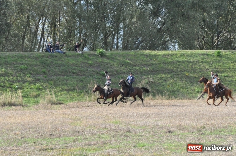 Zdjęcie w galerii na portalu naszraciborz.pl: Raciborski Hubertus 2018. Przemarsz przez miasto i pogoń za lisem wiadomości z regionu