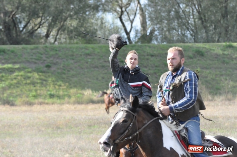 Zdjęcie w galerii na portalu naszraciborz.pl: Raciborski Hubertus 2018. Przemarsz przez miasto i pogoń za lisem wiadomości z regionu