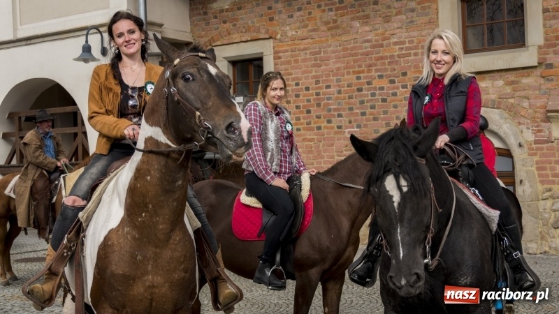 Zdjęcie w galerii na portalu naszraciborz.pl: Raciborski Hubertus 2018. Przemarsz przez miasto i pogoń za lisem wiadomości z regionu