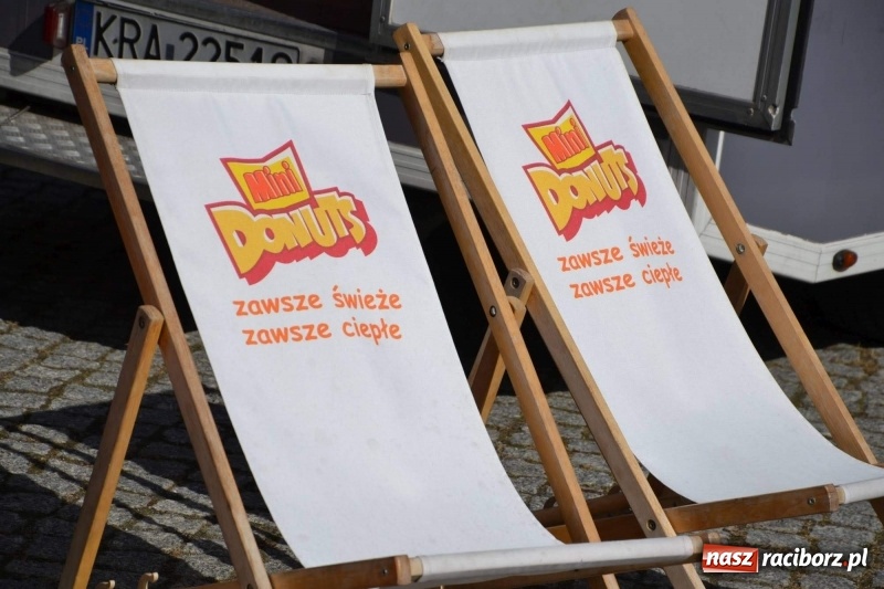 Zdjęcie w galerii na portalu naszraciborz.pl: Food trucki zagościły znów na zamku wiadomości z regionu