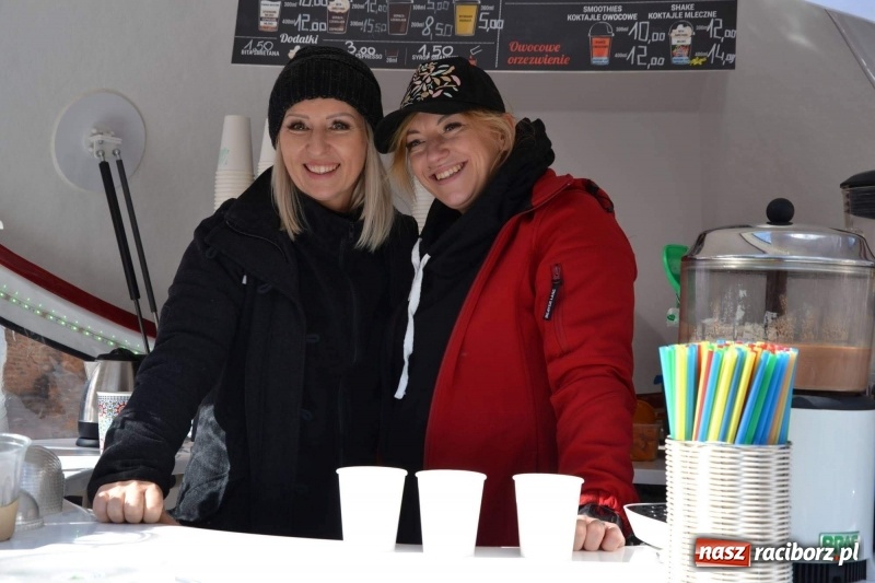 Zdjęcie w galerii na portalu naszraciborz.pl: Food trucki zagościły znów na zamku wiadomości z regionu