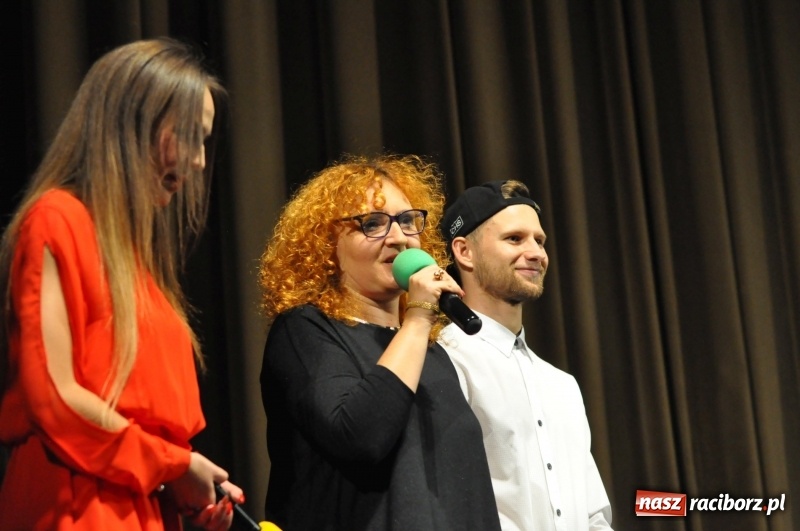 Zdjęcie w galerii na portalu naszraciborz.pl: RCK zapełniony po brzegi. Gala SKAZY 2018  wiadomości z regionu