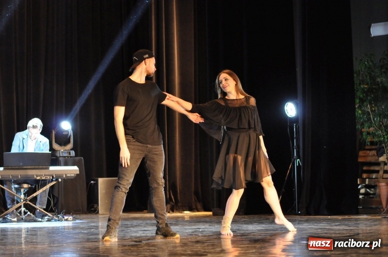 Zdjęcie w galerii na portalu naszraciborz.pl: RCK zapełniony po brzegi. Gala SKAZY 2018  wiadomości z regionu