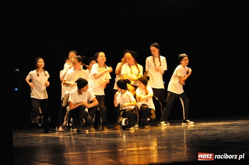 Zdjęcie w galerii na portalu naszraciborz.pl: RCK zapełniony po brzegi. Gala SKAZY 2018  wiadomości z regionu