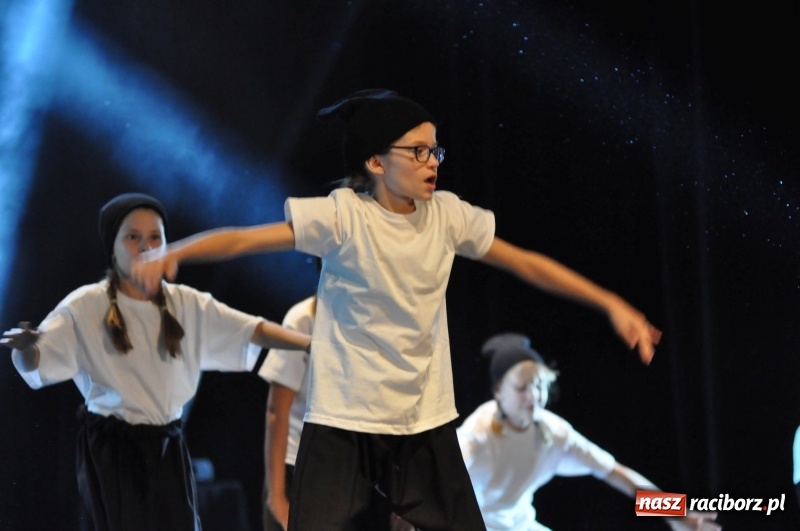 Zdjęcie w galerii na portalu naszraciborz.pl: RCK zapełniony po brzegi. Gala SKAZY 2018  wiadomości z regionu