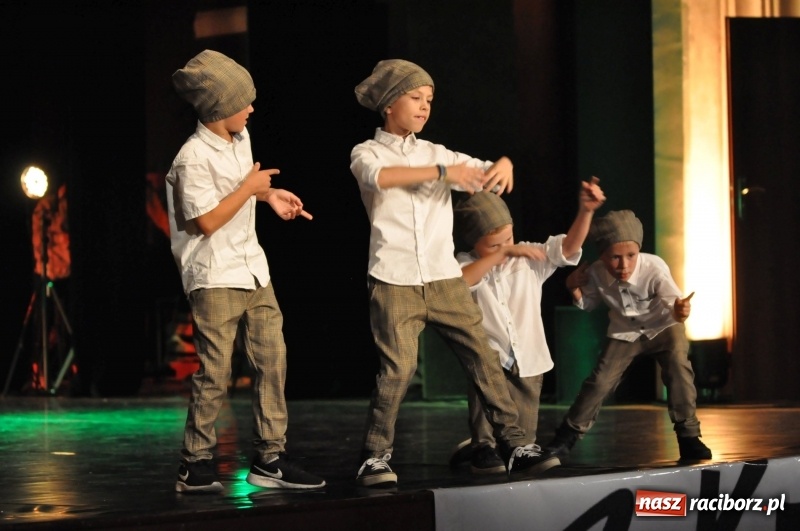 Zdjęcie w galerii na portalu naszraciborz.pl: RCK zapełniony po brzegi. Gala SKAZY 2018  wiadomości z regionu