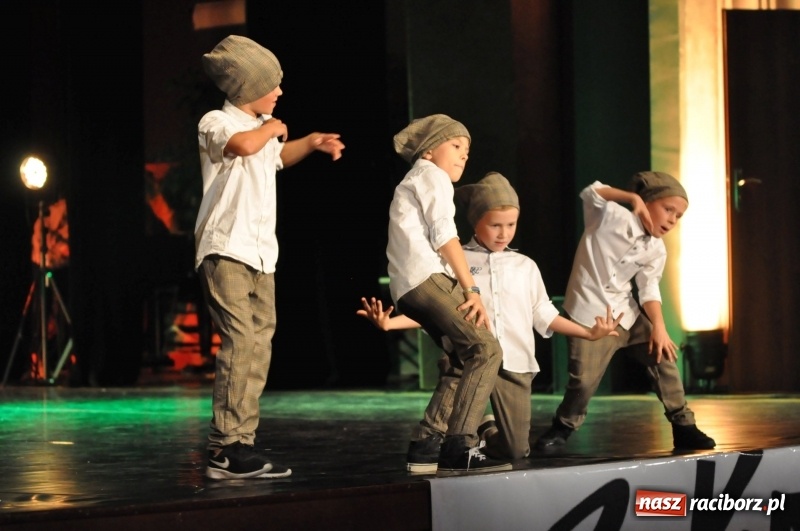 Zdjęcie w galerii na portalu naszraciborz.pl: RCK zapełniony po brzegi. Gala SKAZY 2018  wiadomości z regionu