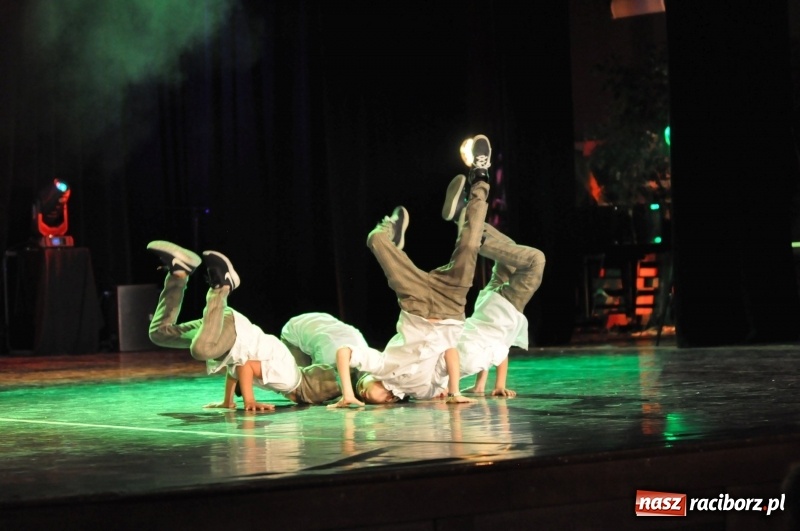 Zdjęcie w galerii na portalu naszraciborz.pl: RCK zapełniony po brzegi. Gala SKAZY 2018  wiadomości z regionu