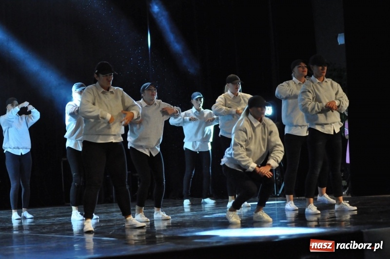 Zdjęcie w galerii na portalu naszraciborz.pl: RCK zapełniony po brzegi. Gala SKAZY 2018  wiadomości z regionu