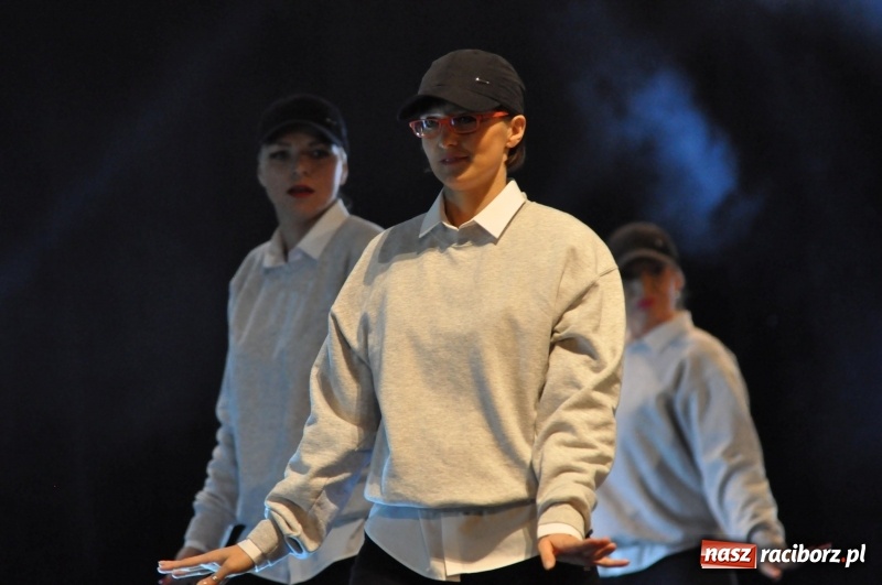 Zdjęcie w galerii na portalu naszraciborz.pl: RCK zapełniony po brzegi. Gala SKAZY 2018  wiadomości z regionu