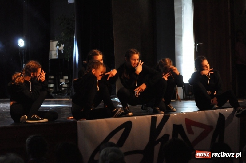 Zdjęcie w galerii na portalu naszraciborz.pl: RCK zapełniony po brzegi. Gala SKAZY 2018  wiadomości z regionu