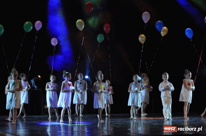 Zdjęcie w galerii na portalu naszraciborz.pl: RCK zapełniony po brzegi. Gala SKAZY 2018  wiadomości z regionu