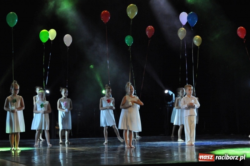 Zdjęcie w galerii na portalu naszraciborz.pl: RCK zapełniony po brzegi. Gala SKAZY 2018  wiadomości z regionu