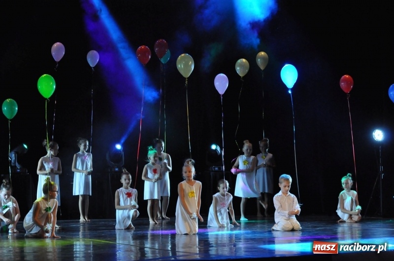 Zdjęcie w galerii na portalu naszraciborz.pl: RCK zapełniony po brzegi. Gala SKAZY 2018  wiadomości z regionu