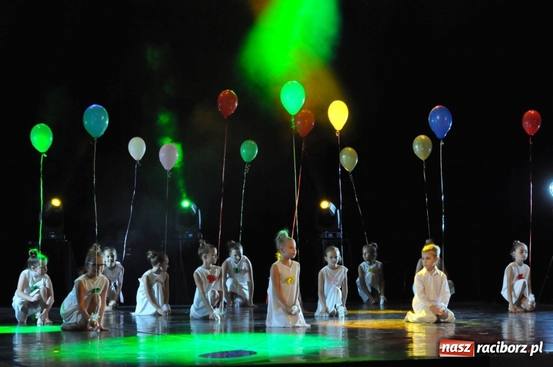 Zdjęcie w galerii na portalu naszraciborz.pl: RCK zapełniony po brzegi. Gala SKAZY 2018  wiadomości z regionu