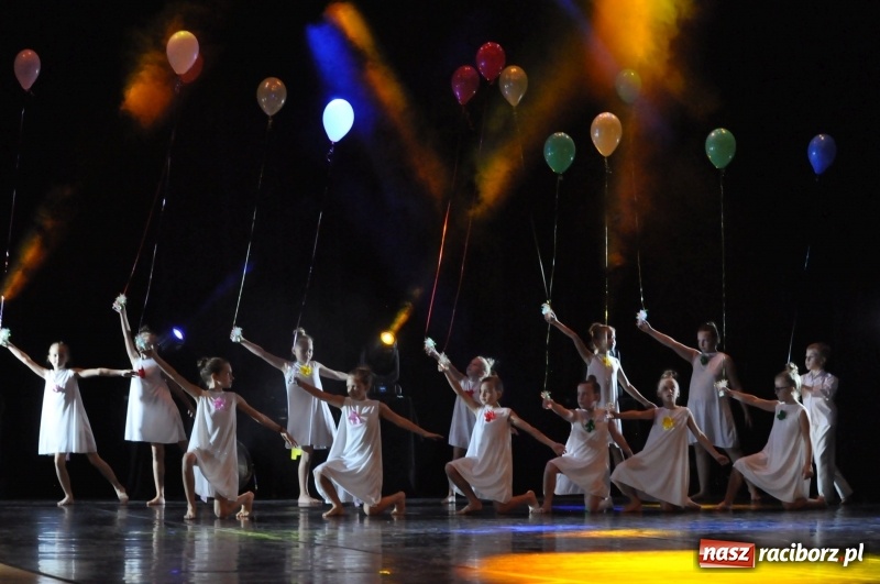 Zdjęcie w galerii na portalu naszraciborz.pl: RCK zapełniony po brzegi. Gala SKAZY 2018  wiadomości z regionu