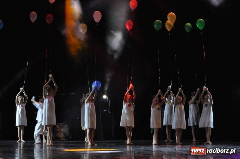 Zdjęcie w galerii na portalu naszraciborz.pl: RCK zapełniony po brzegi. Gala SKAZY 2018  wiadomości z regionu