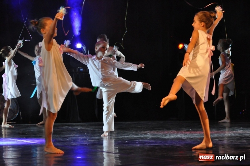 Zdjęcie w galerii na portalu naszraciborz.pl: RCK zapełniony po brzegi. Gala SKAZY 2018  wiadomości z regionu