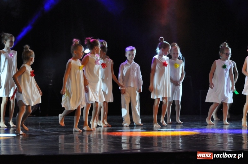 Zdjęcie w galerii na portalu naszraciborz.pl: RCK zapełniony po brzegi. Gala SKAZY 2018  wiadomości z regionu