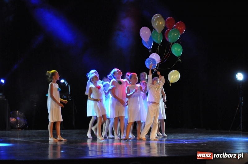 Zdjęcie w galerii na portalu naszraciborz.pl: RCK zapełniony po brzegi. Gala SKAZY 2018  wiadomości z regionu