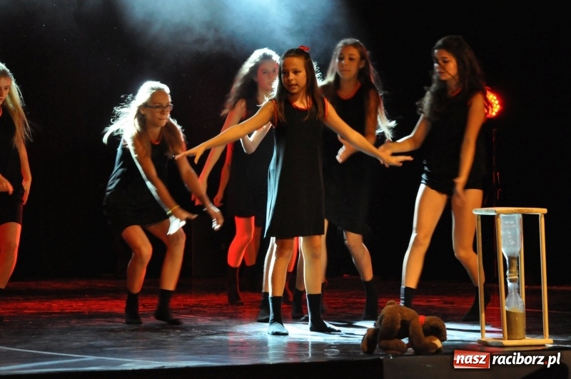 Zdjęcie w galerii na portalu naszraciborz.pl: RCK zapełniony po brzegi. Gala SKAZY 2018  wiadomości z regionu