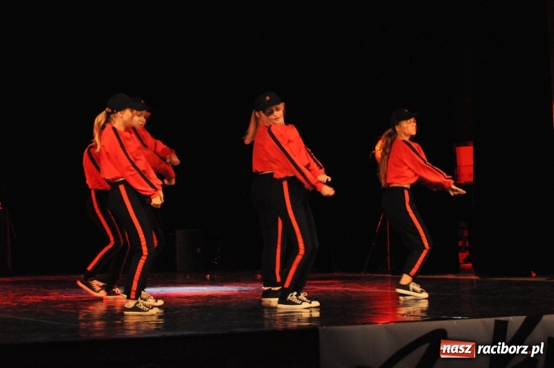 Zdjęcie w galerii na portalu naszraciborz.pl: RCK zapełniony po brzegi. Gala SKAZY 2018  wiadomości z regionu