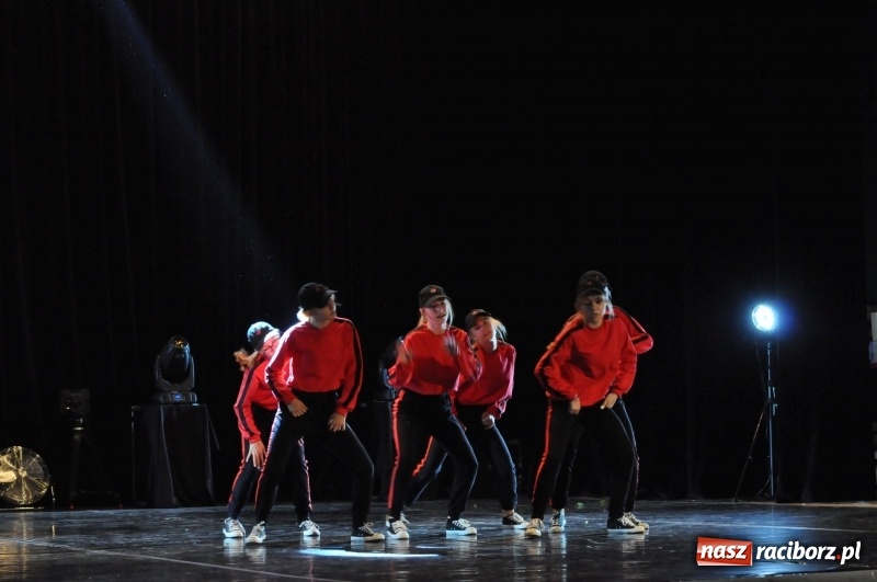 Zdjęcie w galerii na portalu naszraciborz.pl: RCK zapełniony po brzegi. Gala SKAZY 2018  wiadomości z regionu