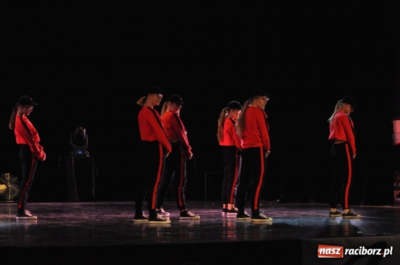 Zdjęcie w galerii na portalu naszraciborz.pl: RCK zapełniony po brzegi. Gala SKAZY 2018  wiadomości z regionu