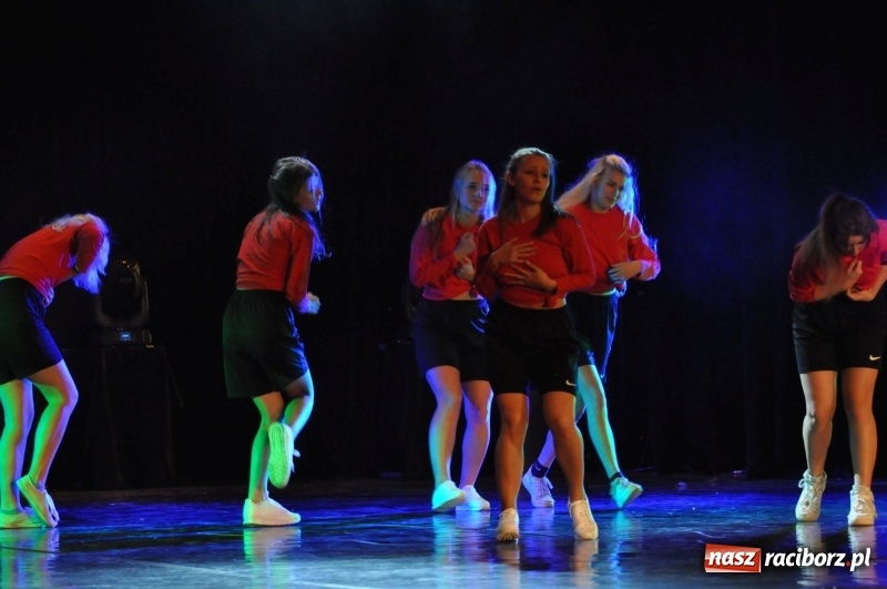 Zdjęcie w galerii na portalu naszraciborz.pl: RCK zapełniony po brzegi. Gala SKAZY 2018  wiadomości z regionu