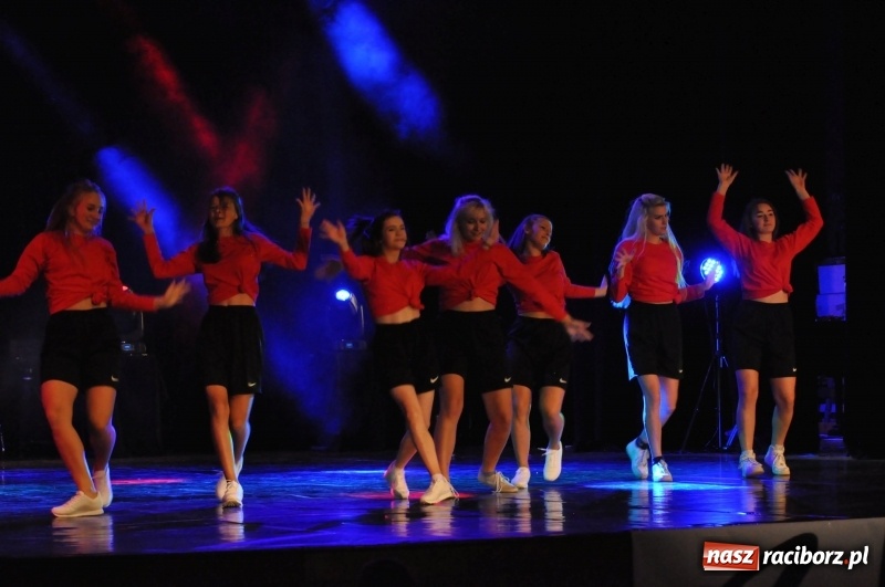 Zdjęcie w galerii na portalu naszraciborz.pl: RCK zapełniony po brzegi. Gala SKAZY 2018  wiadomości z regionu