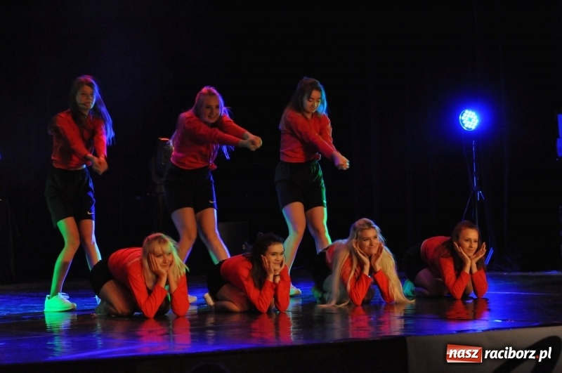 Zdjęcie w galerii na portalu naszraciborz.pl: RCK zapełniony po brzegi. Gala SKAZY 2018  wiadomości z regionu