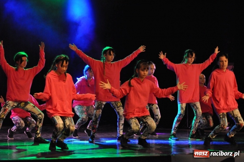 Zdjęcie w galerii na portalu naszraciborz.pl: RCK zapełniony po brzegi. Gala SKAZY 2018  wiadomości z regionu