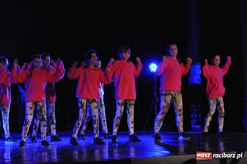 Zdjęcie w galerii na portalu naszraciborz.pl: RCK zapełniony po brzegi. Gala SKAZY 2018  wiadomości z regionu