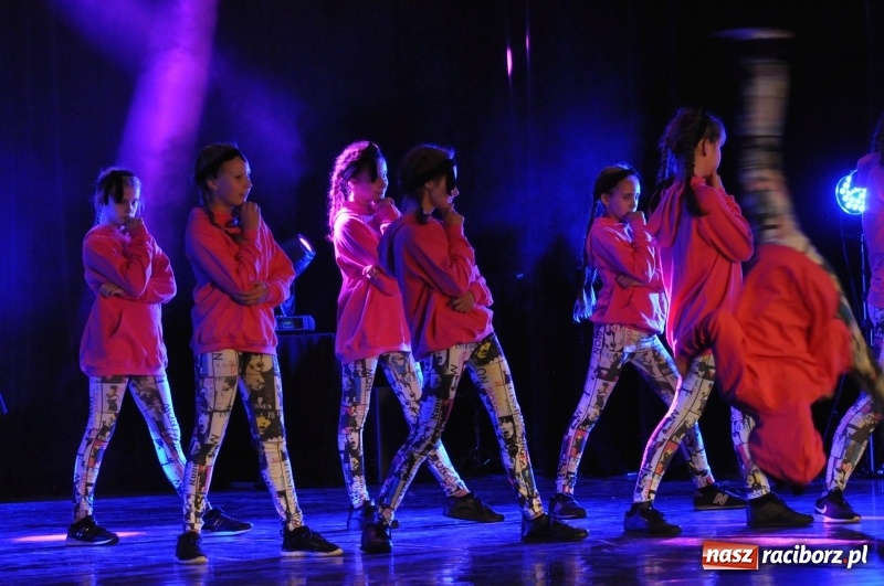 Zdjęcie w galerii na portalu naszraciborz.pl: RCK zapełniony po brzegi. Gala SKAZY 2018  wiadomości z regionu