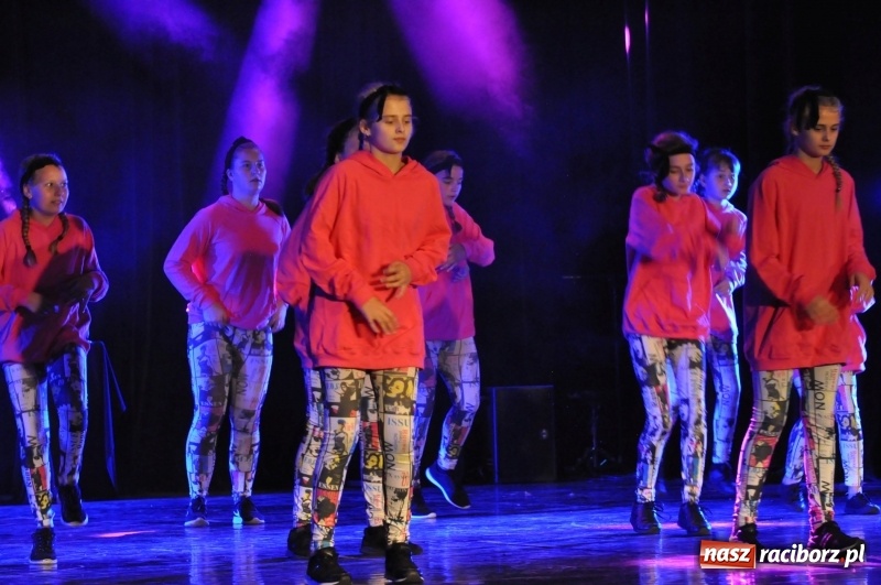 Zdjęcie w galerii na portalu naszraciborz.pl: RCK zapełniony po brzegi. Gala SKAZY 2018  wiadomości z regionu