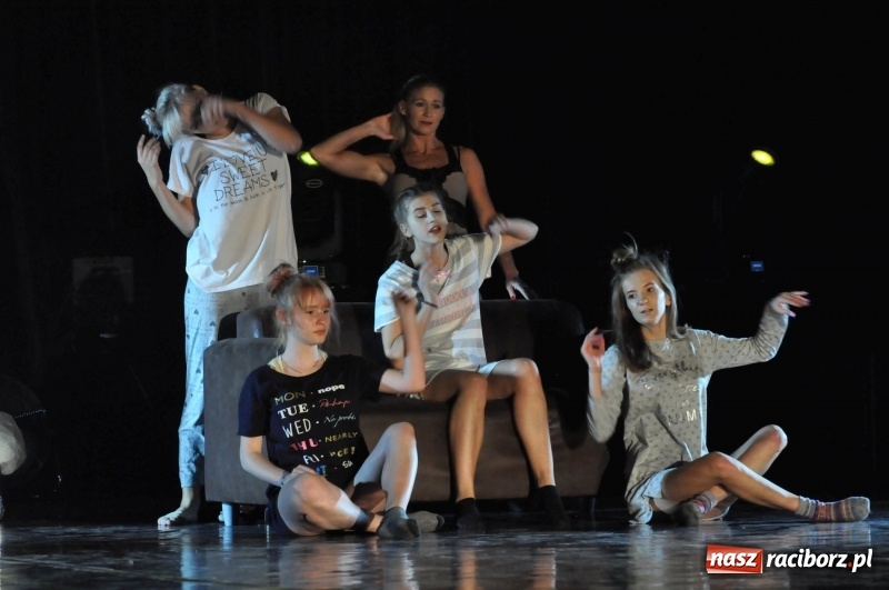 Zdjęcie w galerii na portalu naszraciborz.pl: RCK zapełniony po brzegi. Gala SKAZY 2018  wiadomości z regionu